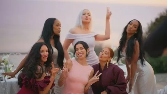 Image The Girls: un proyecto de Khloé Kardashian 1